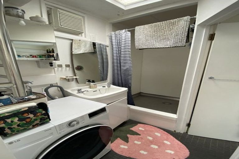 Photo of property in 37 Moa Point Road, Moa Point, Wellington, 6022