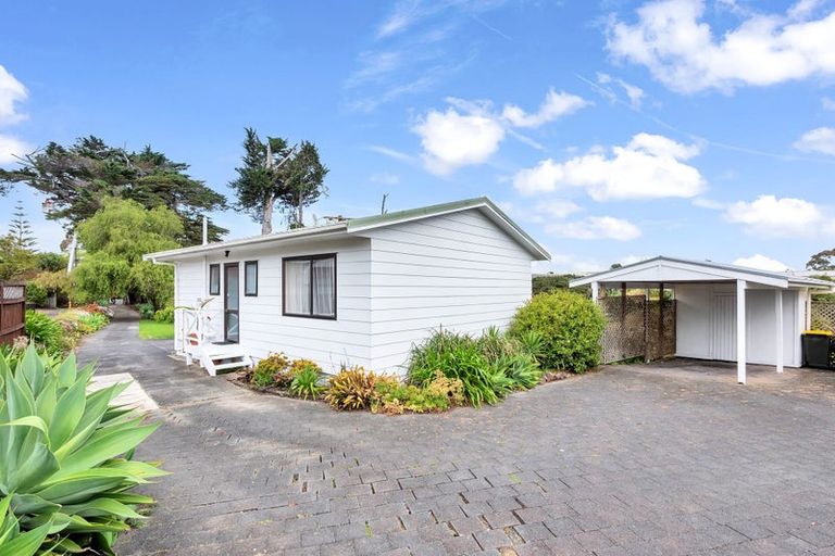 Photo of property in 141 Flanshaw Road, Te Atatu South, Auckland, 0610