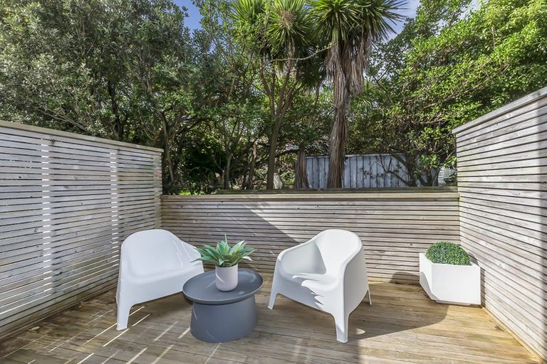 Photo of property in 1/123 The Parade, Island Bay, Wellington, 6023