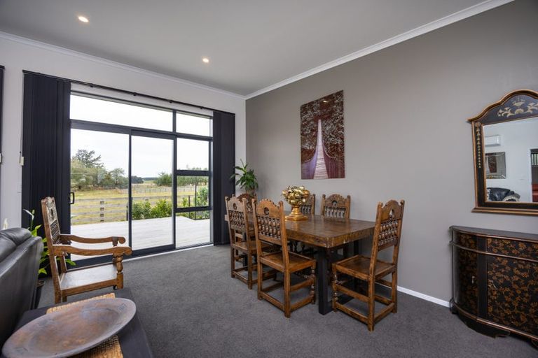 Photo of property in 567 Lethbridge Road, Halcombe, 4775