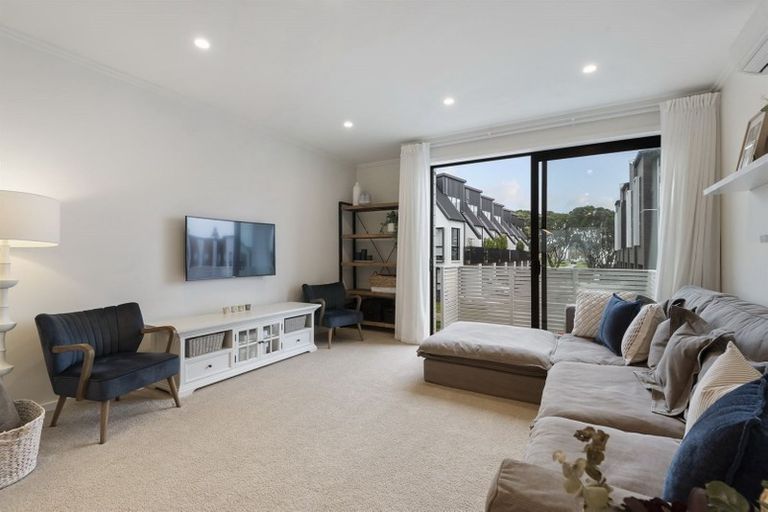 Photo of property in 17 Cutty Sark Road, Hobsonville, Auckland, 0616