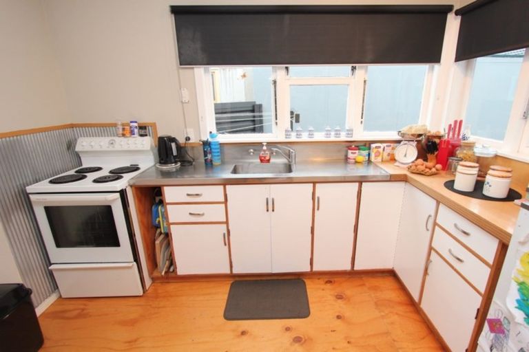 Photo of property in 6 Fairs Road, Milson, Palmerston North, 4414