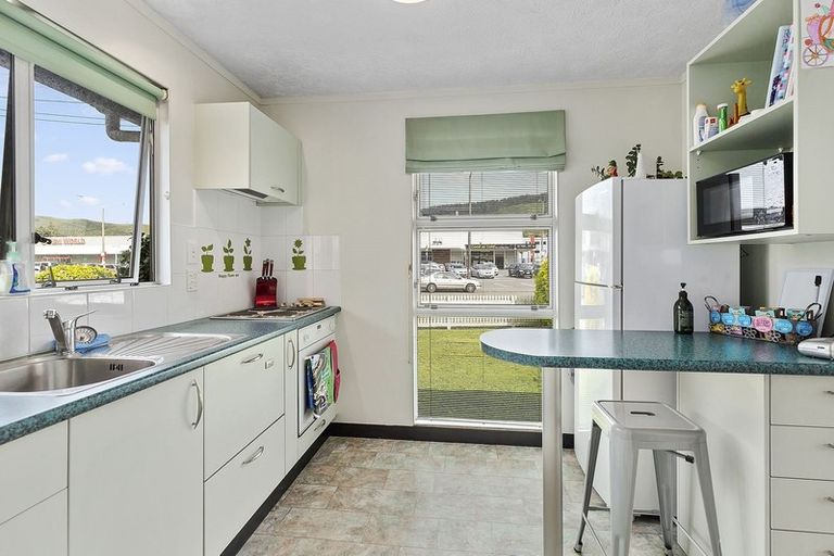 Photo of property in 46f1 Oxford Street, Tawa, Wellington, 5028
