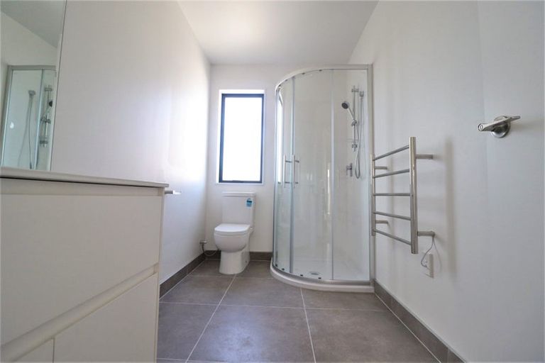 Photo of property in 34 Hobsonville Point Road, Hobsonville, Auckland, 0616