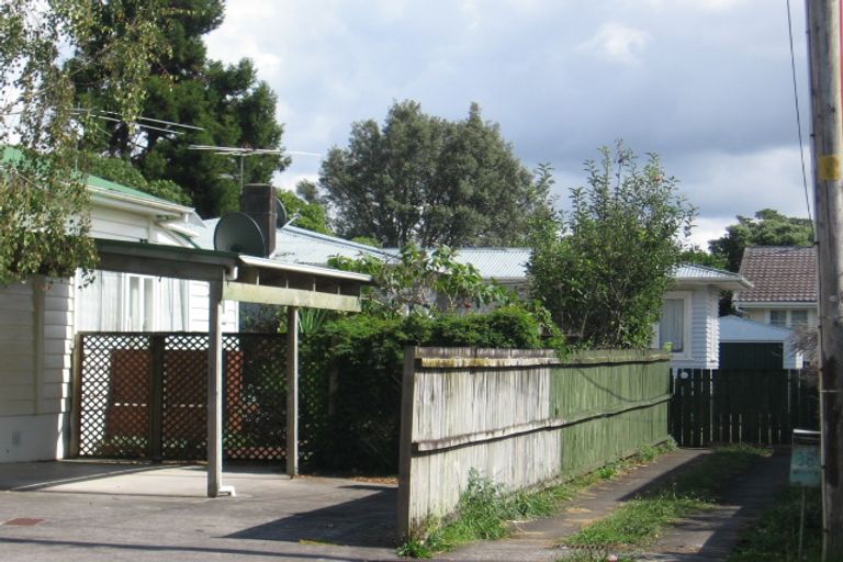 Photo of property in 98 Archibald Road, Kelston, Auckland, 0602