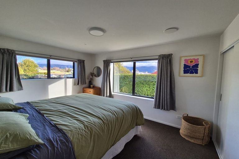 Photo of property in 2 Pukeko Place, Wanaka, 9305