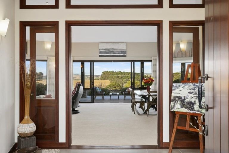 Photo of property in 1304 Old North Road, Helensville, 0875