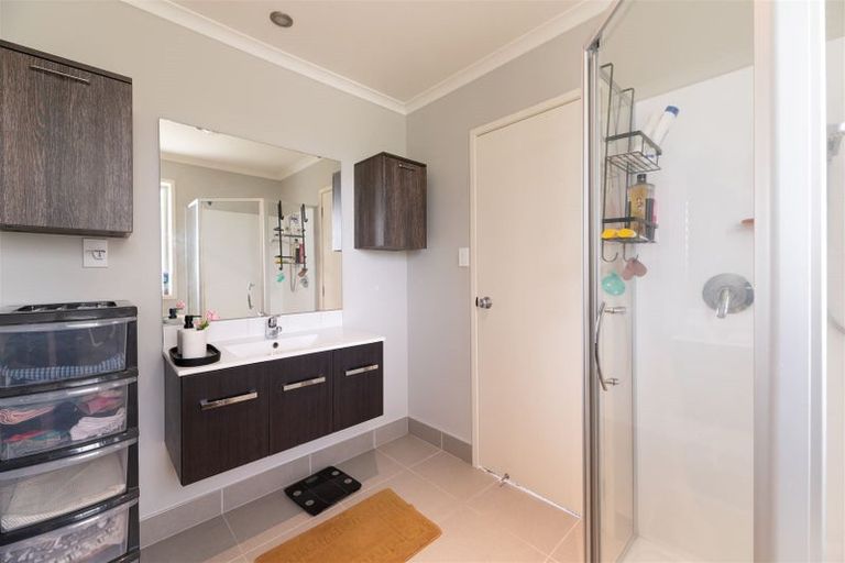 Photo of property in 1 Tarapiroe Avenue, Takanini, 2112