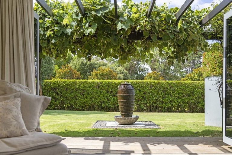 Photo of property in 14 Millbrook Drive, Waiuku, 2683