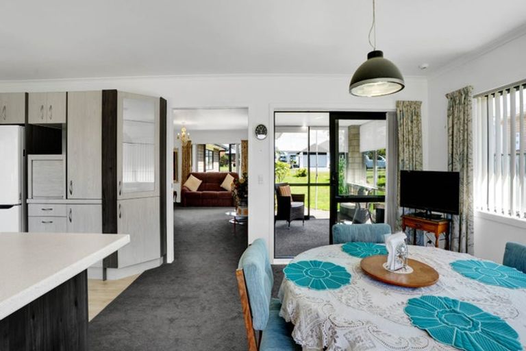 Photo of property in 6 Elizabeth Grove, Stratford, 4332