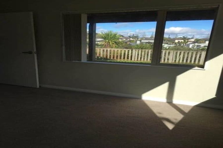 Photo of property in 76 Laurel Oak Drive, Schnapper Rock, Auckland, 0632