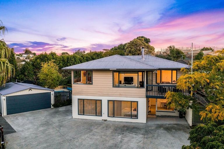 Photo of property in 6 May Avenue, Te Atatu South, Auckland, 0610