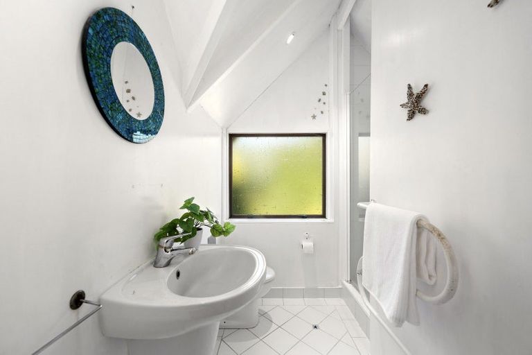 Photo of property in 3 Ridge Road, Lake Okareka, Rotorua, 3076