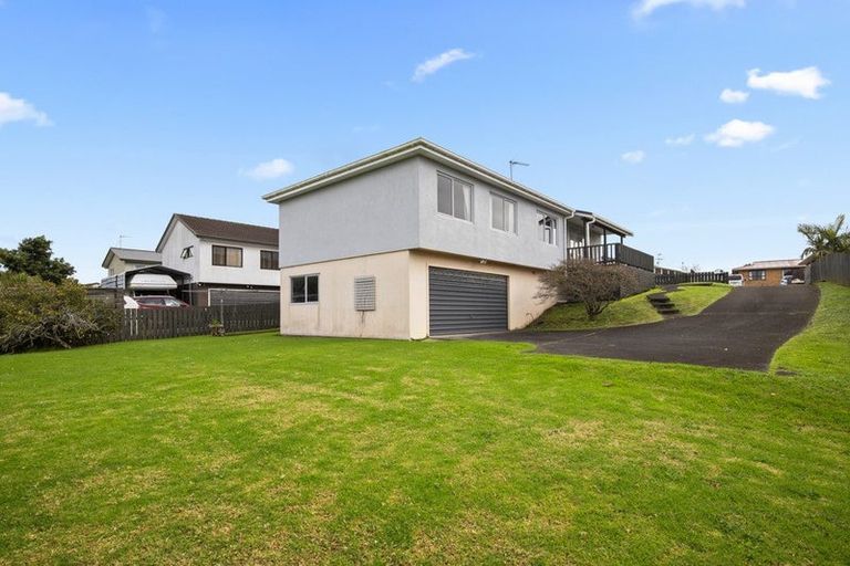 Photo of property in 53 Edgewater Parade, Waiuku, 2123