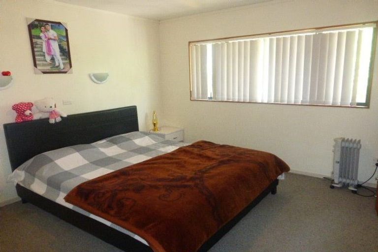 Photo of property in 50a Edmonton Road, Henderson, Auckland, 0612