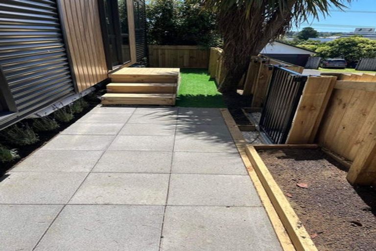 Photo of property in 46 Newington Road, Henderson, Auckland, 0612