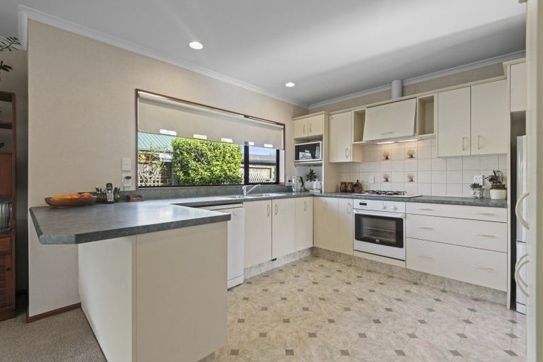 Photo of property in 35 Presidential Drive, Milson, Palmerston North, 4414