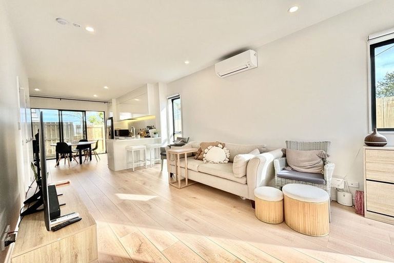 Photo of property in 3/28 Smythe Road, Henderson, Auckland, 0612