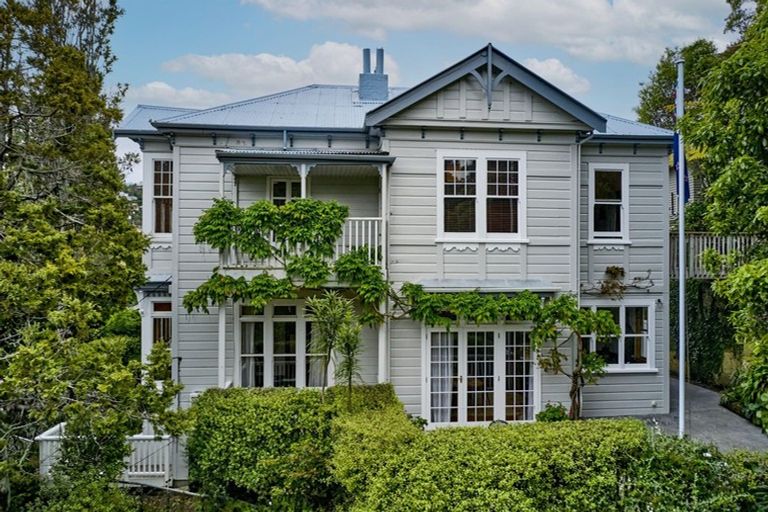 Photo of property in 122 Glenmore Street, Northland, Wellington, 6012