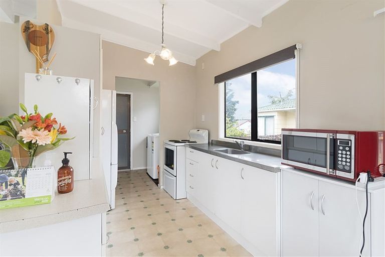 Photo of property in 19 Riserra Drive, Ranui, Auckland, 0612