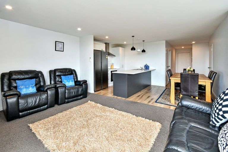 Photo of property in 3 John Burn Road, Takanini, 2110