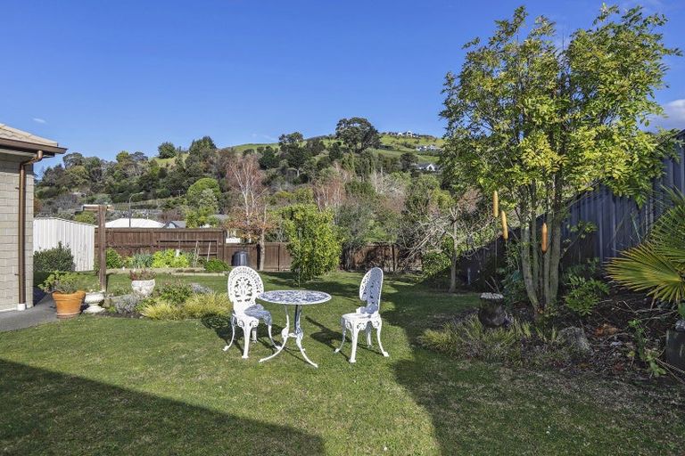 Photo of property in 3 Flers Place, Taradale, Napier, 4112