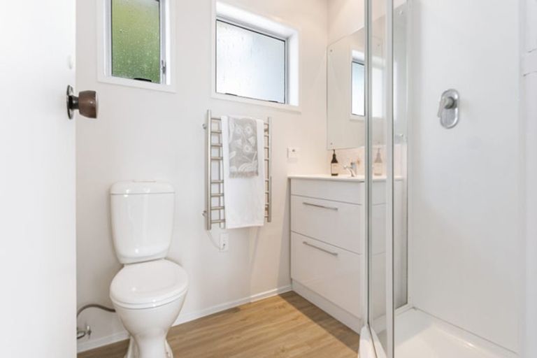 Photo of property in 67 Brigantine Drive, Beach Haven, Auckland, 0626