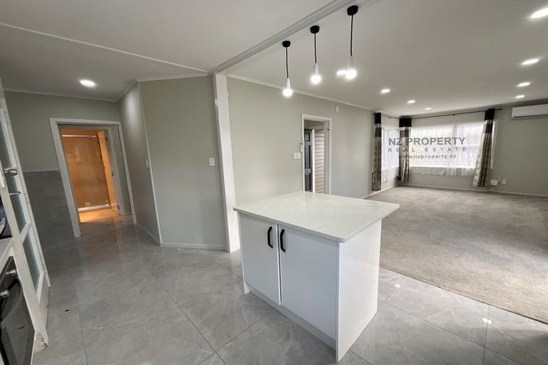 Photo of property in 38 Eddowes Street, Manurewa, Auckland, 2102