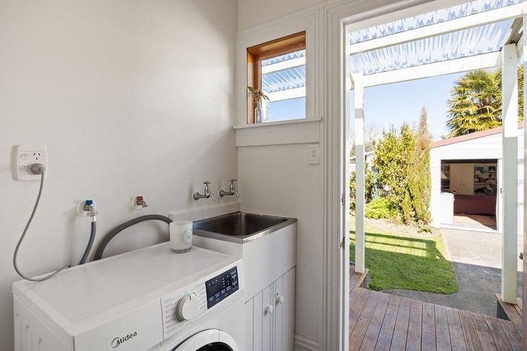 Photo of property in 31 Clare Street, Cambridge, 3434