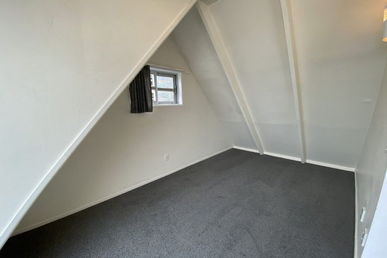 Photo of property in 37 Moa Point Road, Moa Point, Wellington, 6022
