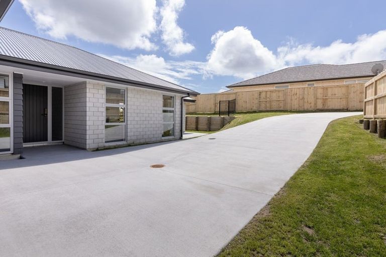 Photo of property in 14 Anglers Way, Omokoroa, 3114