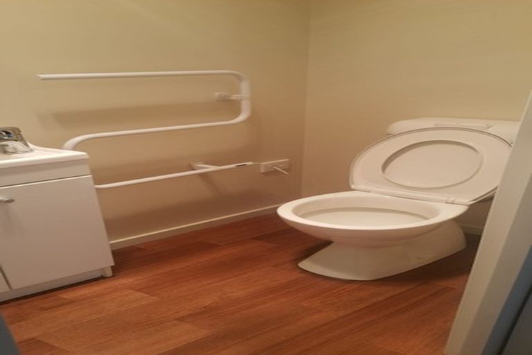 Photo of property in 100 Rattray Street, Riccarton, Christchurch, 8041