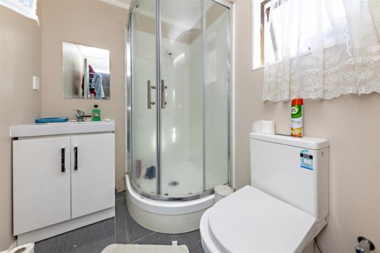 Photo of property in 15 Malmo Place, Manurewa, Auckland, 2102