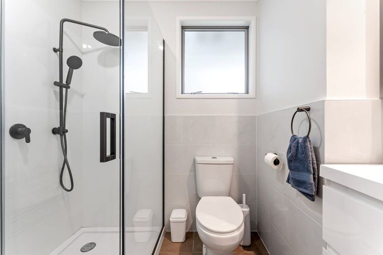 Photo of property in 12 Tawhana Crescent, Red Beach, 0932