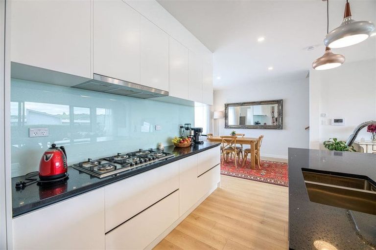 Photo of property in 14 Moki Place, Long Bay, Auckland, 0630