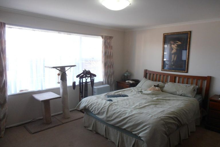 Photo of property in 18 Heaphy Place, Casebrook, Christchurch, 8051