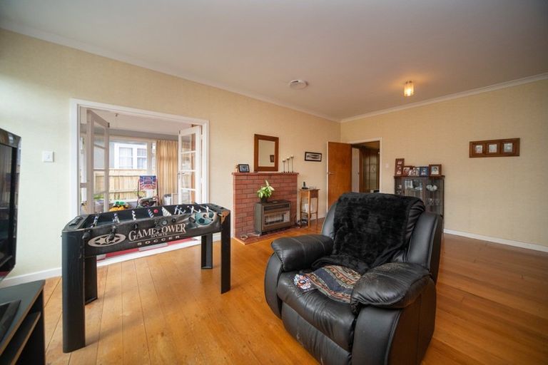 Photo of property in 547 Featherston Street, Roslyn, Palmerston North, 4414