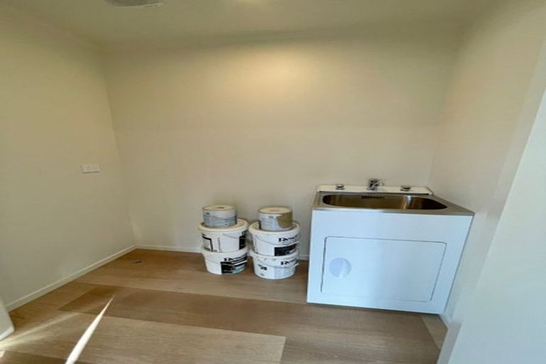 Photo of property in 5b Stockport Grove, Churton Park, 6037