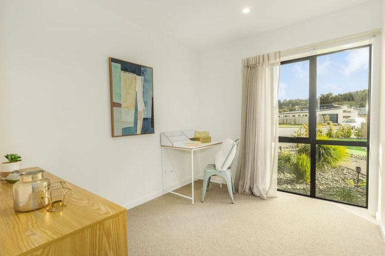 Photo of property in 15 Kaiwaru Place, Waikanae, 5036