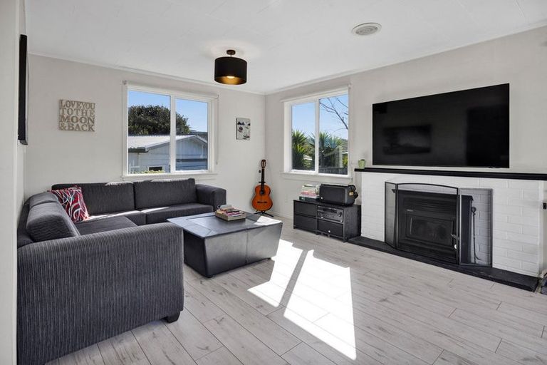 Photo of property in 1 Kepa Street, Ohawe, Hawera, 4671