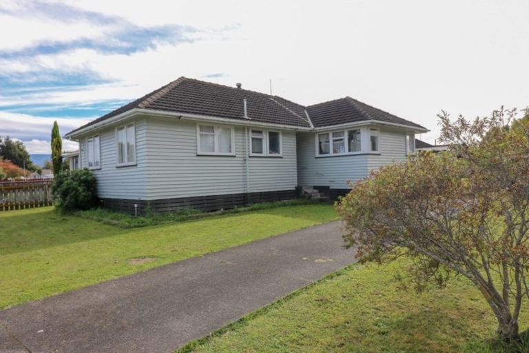 Photo of property in 12 Hartgill Crescent, Dannevirke, 4930