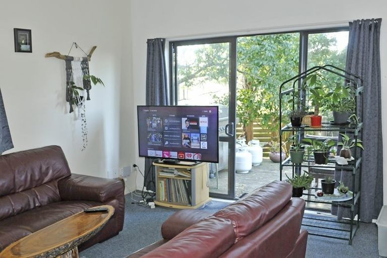 Photo of property in 127 Lancaster Road, Beach Haven, Auckland, 0626