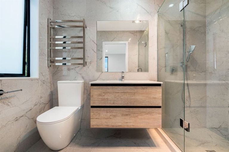 Photo of property in 19b Farwood Drive, Henderson, Auckland, 0612