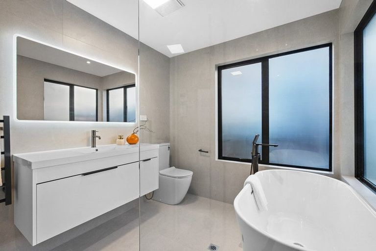 Photo of property in 13b Dominion Street, Takapuna, Auckland, 0622