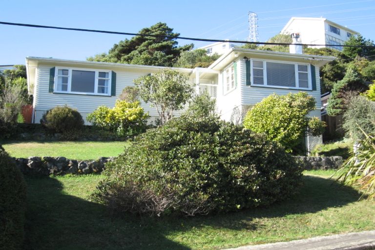 Photo of property in 21 Omega Street, Newlands, Wellington, 6037