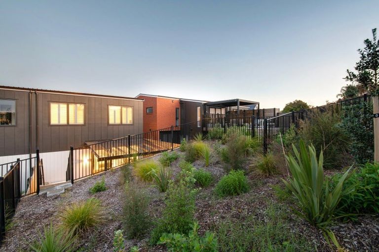 Photo of property in 28b Kukuwai Avenue, Red Beach, 0932