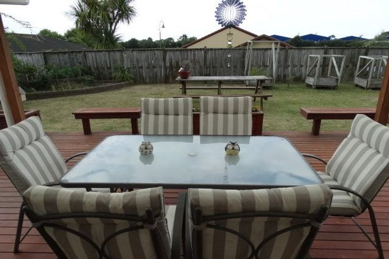 Photo of property in 13 Russett Grove, Henderson, Auckland, 0612