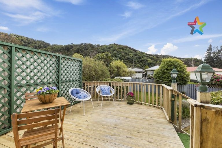 Photo of property in 20 Gardiner Grove, Wainuiomata, Lower Hutt, 5014