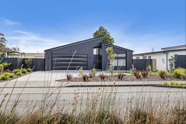 Photo of property in 22 William Gilbert Drive, Mangawhai, 0505