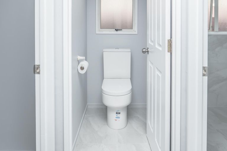 Photo of property in 100 Manuroa Road, Takanini, 2112